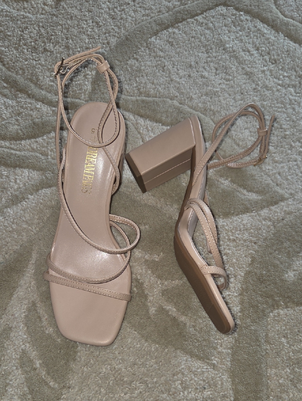 NIB Dream Pairs Strappy Block Heel Sandals